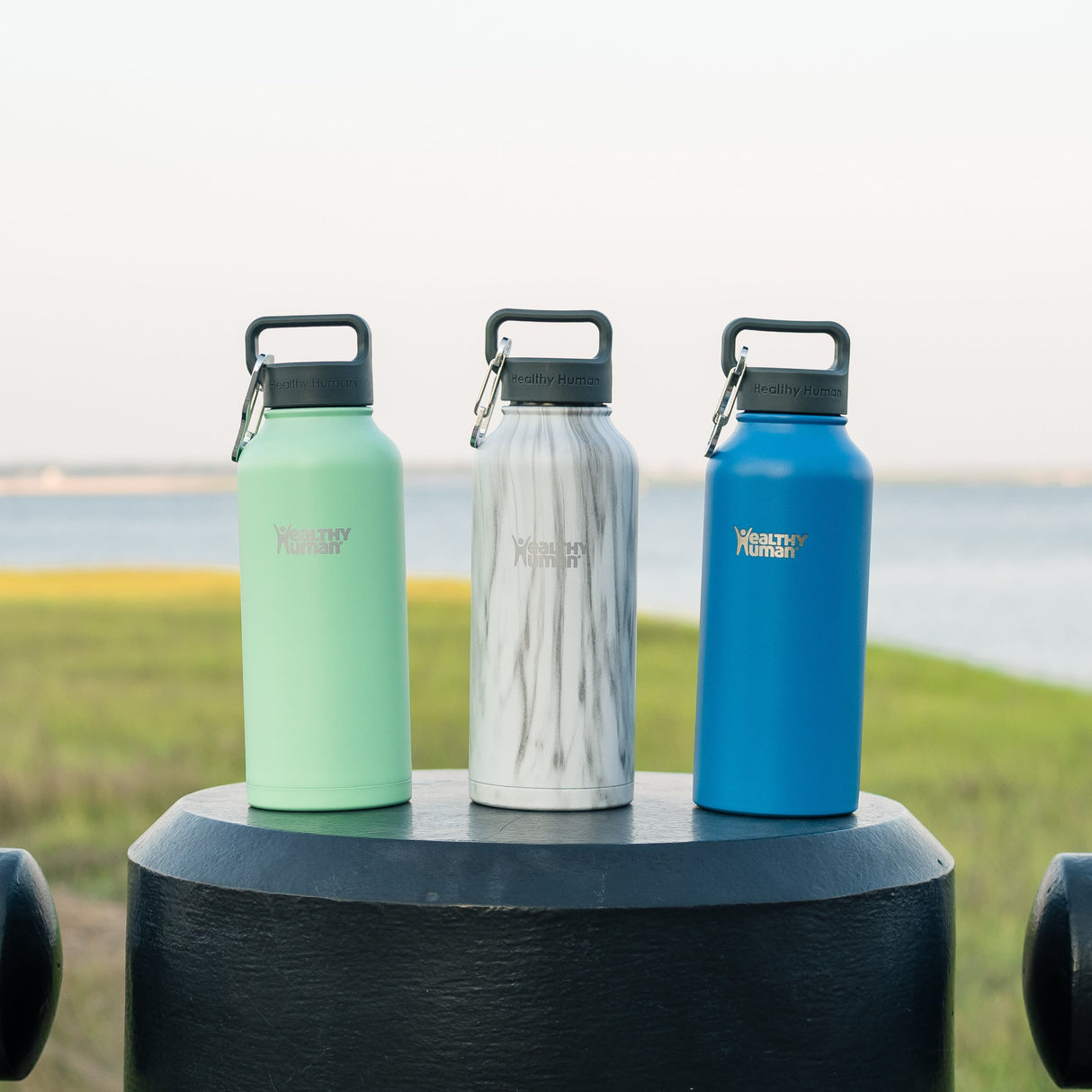 The Stein Water Bottle in Stone White, 32 oz