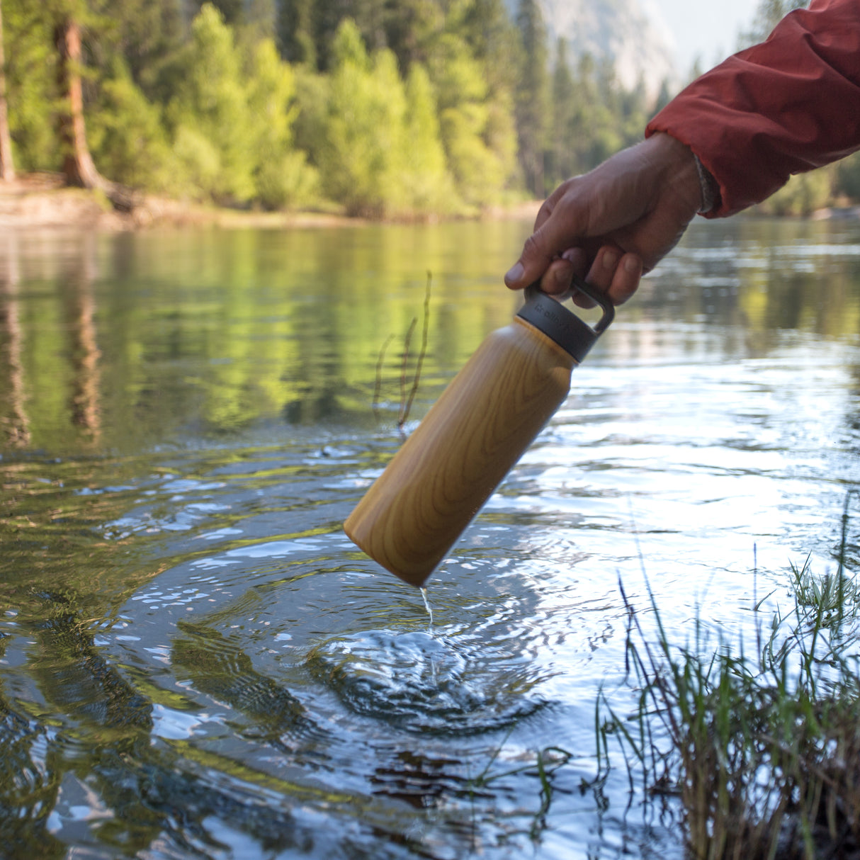 The Stein Water Bottle in Natural Wood, 21 oz