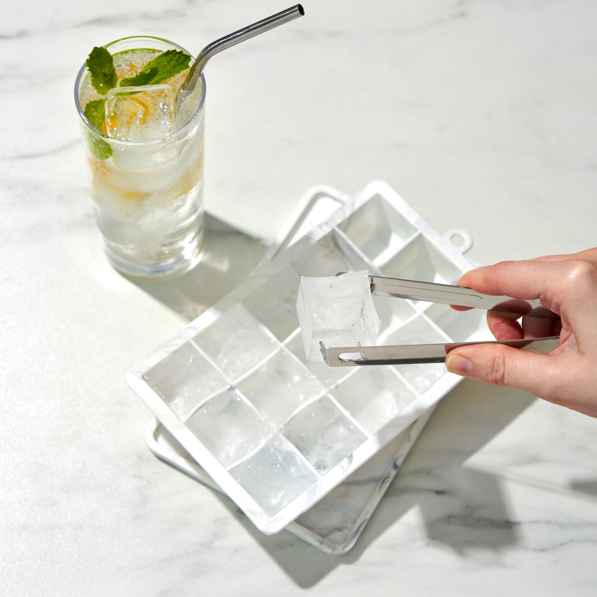1.25" Ice Cube Tray with Lid in Gray Marble