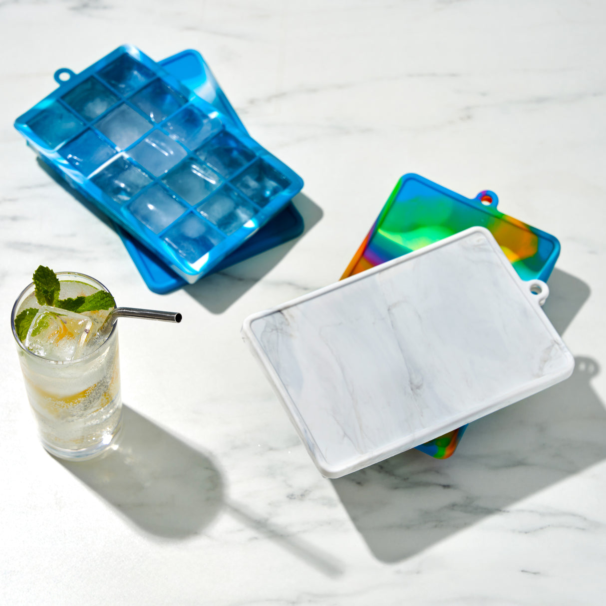 1.25" Ice Cube Tray with Lid in Colored Marble
