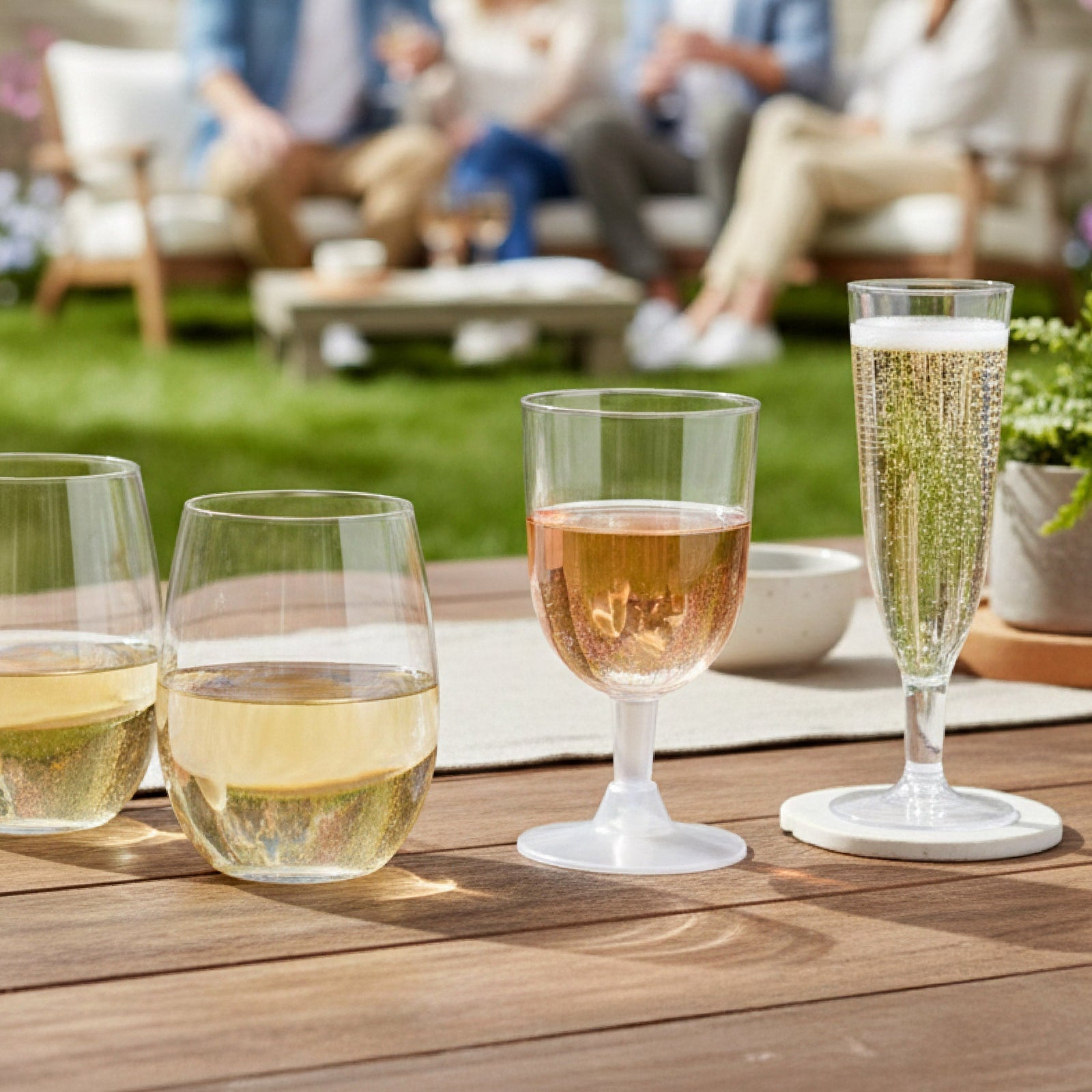 Early Spring Entertaining: Why Liquor Stores Should Stock Outdoor-Friendly Drinkware