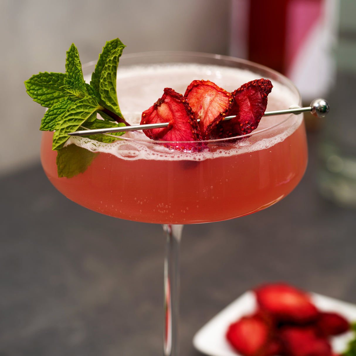 Dehydrated Strawberry Cocktail Garnish, 1.3 oz
