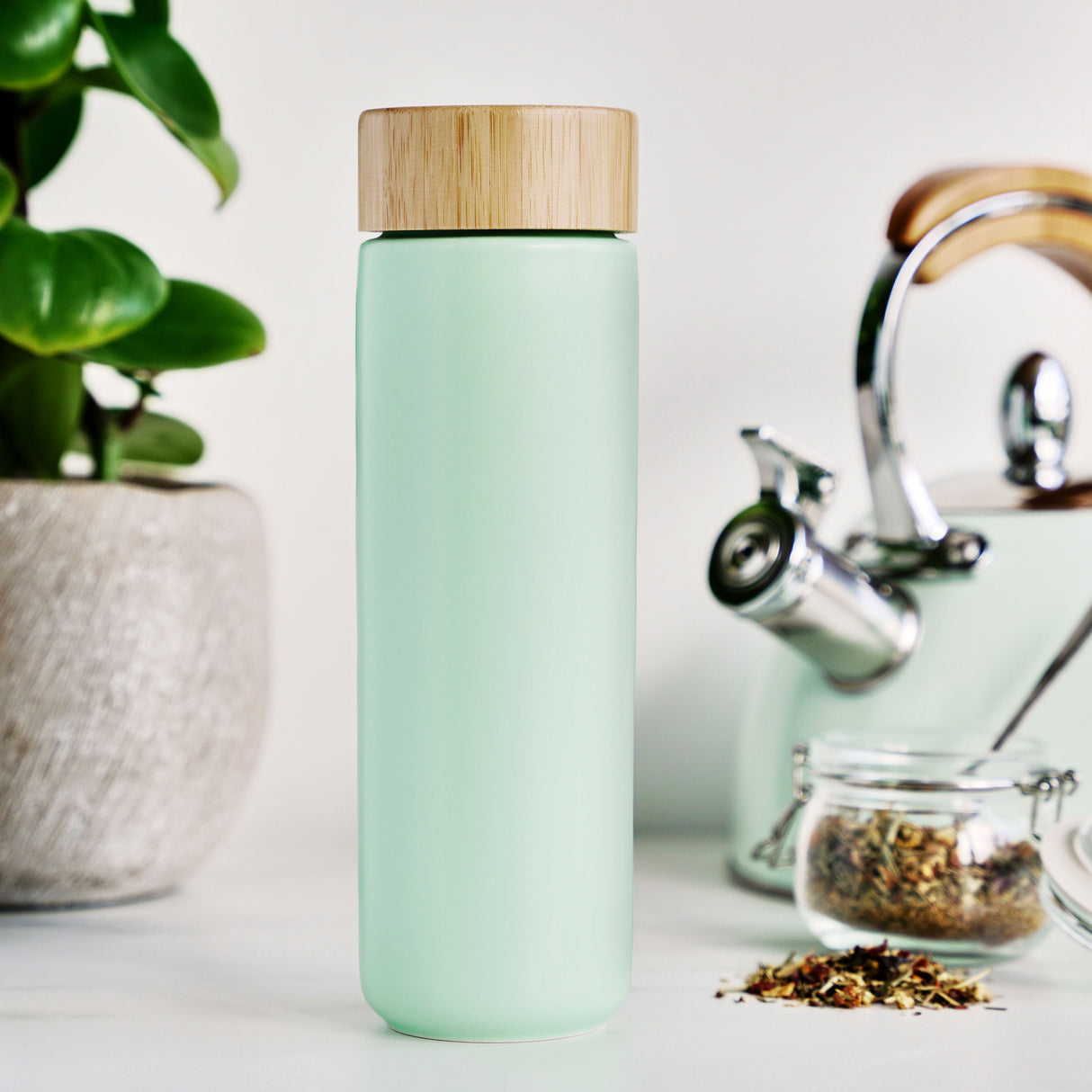 Tatyana Ceramic Travel Infuser Mug in Turquoise