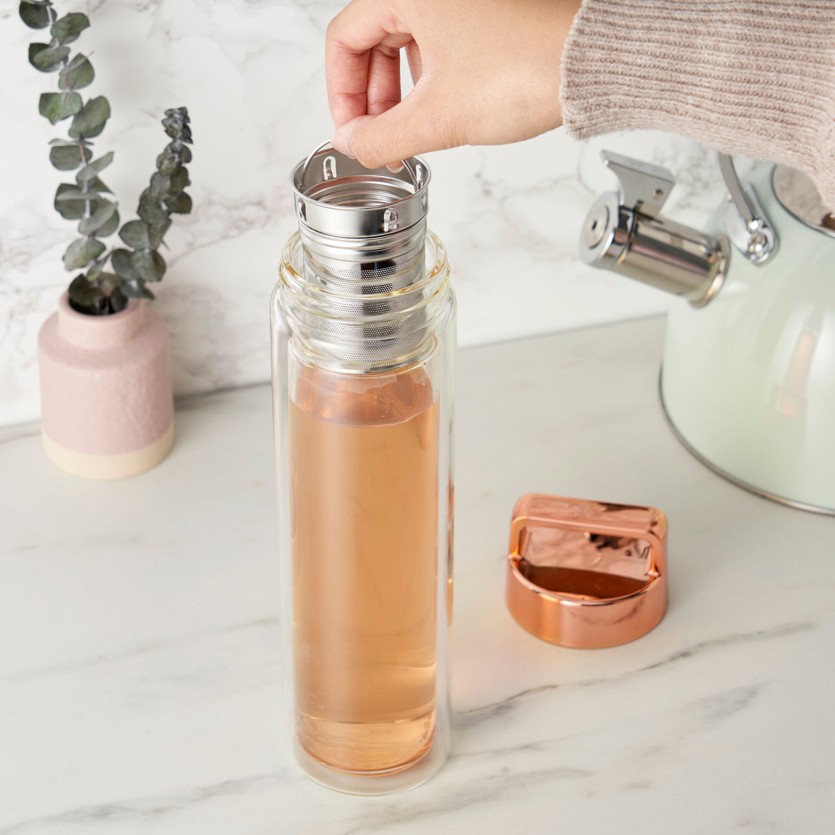 Dylan Glass Travel Infuser Mug in Rose Gold