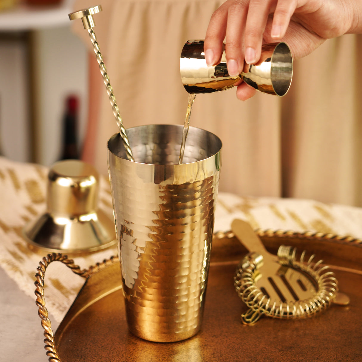 Hammered 4-Piece Barware Set in Gold