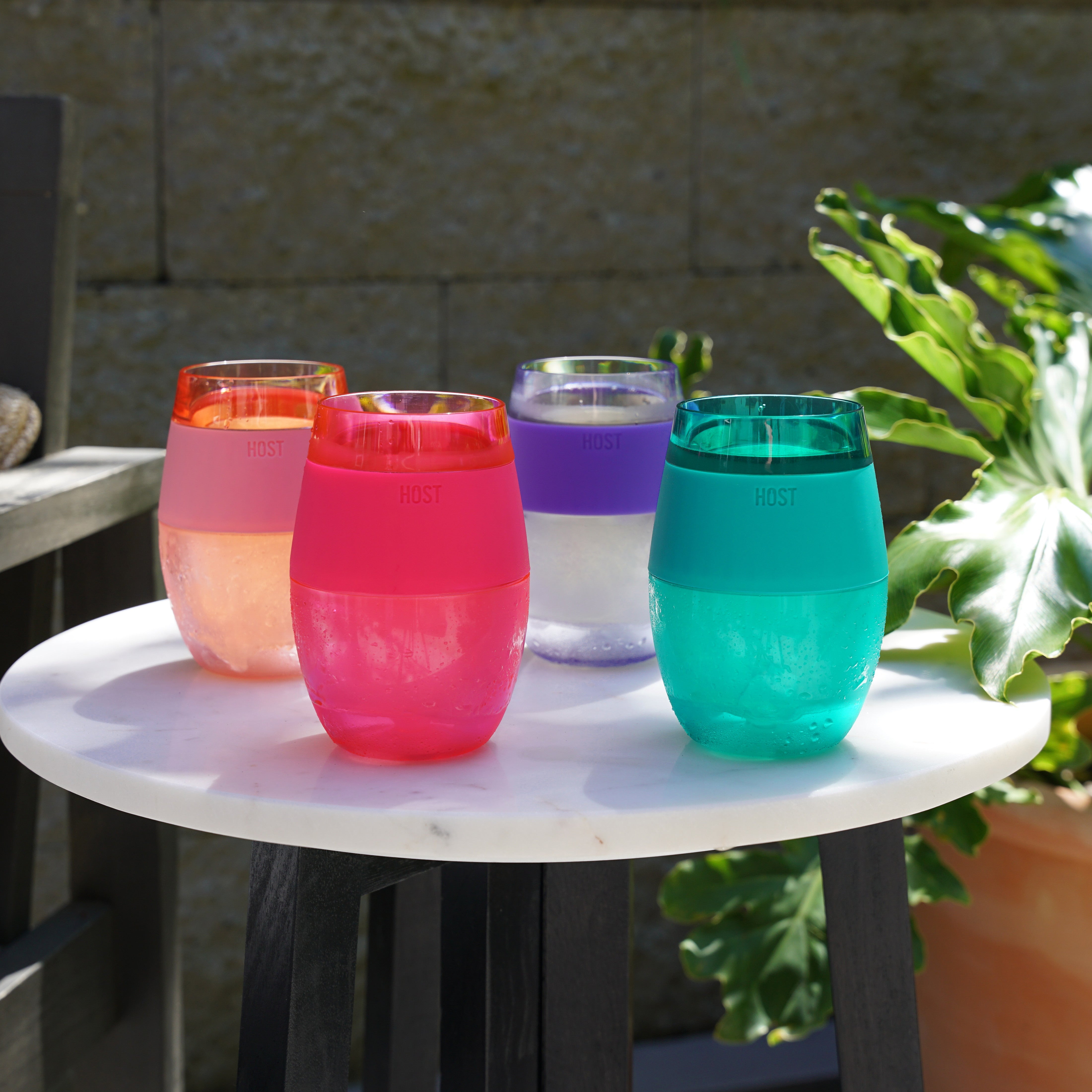 Wine FREEZE Cooling Cup in Tinted - Thumbnail 3