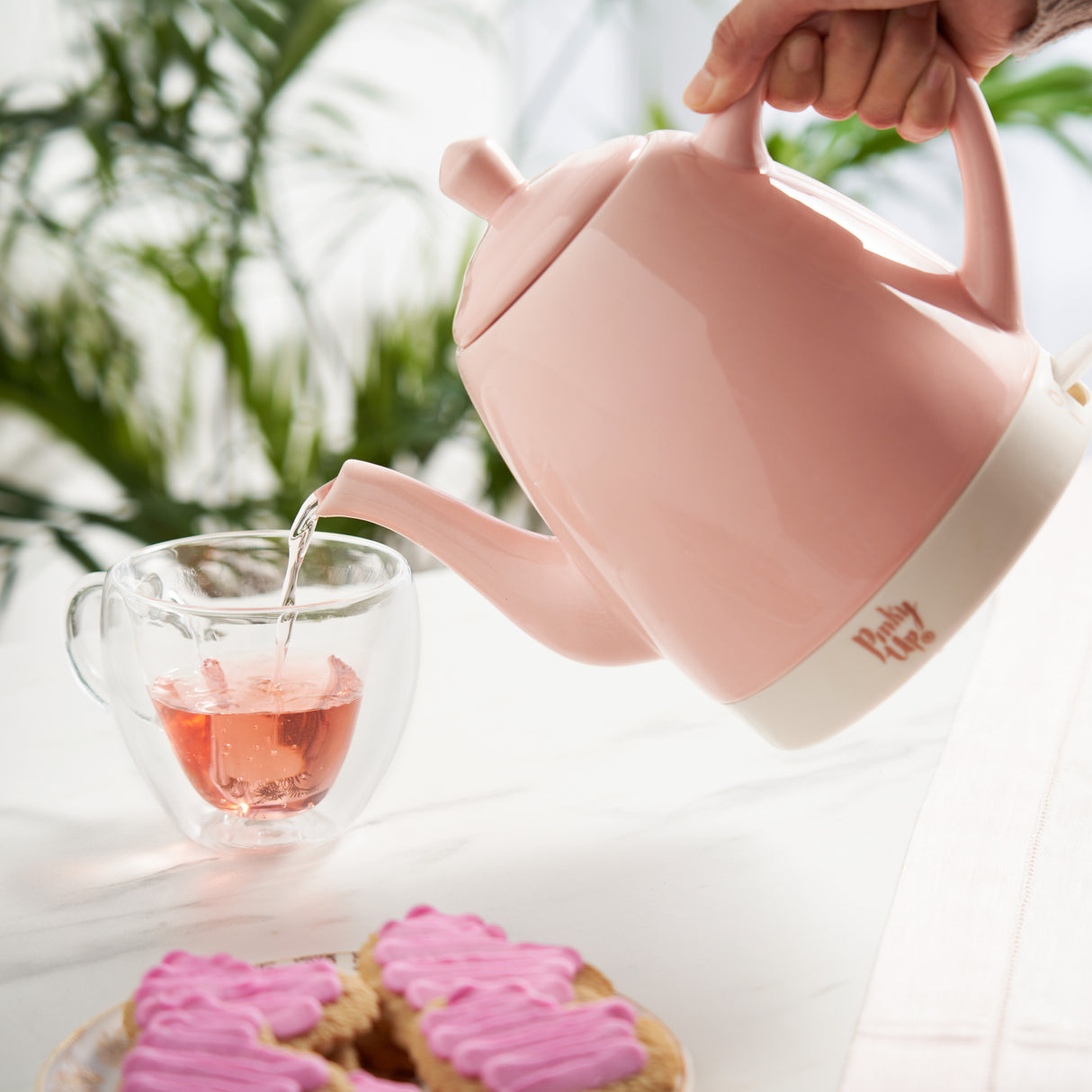 Noelle Ceramic Electric Tea Kettle in Pink