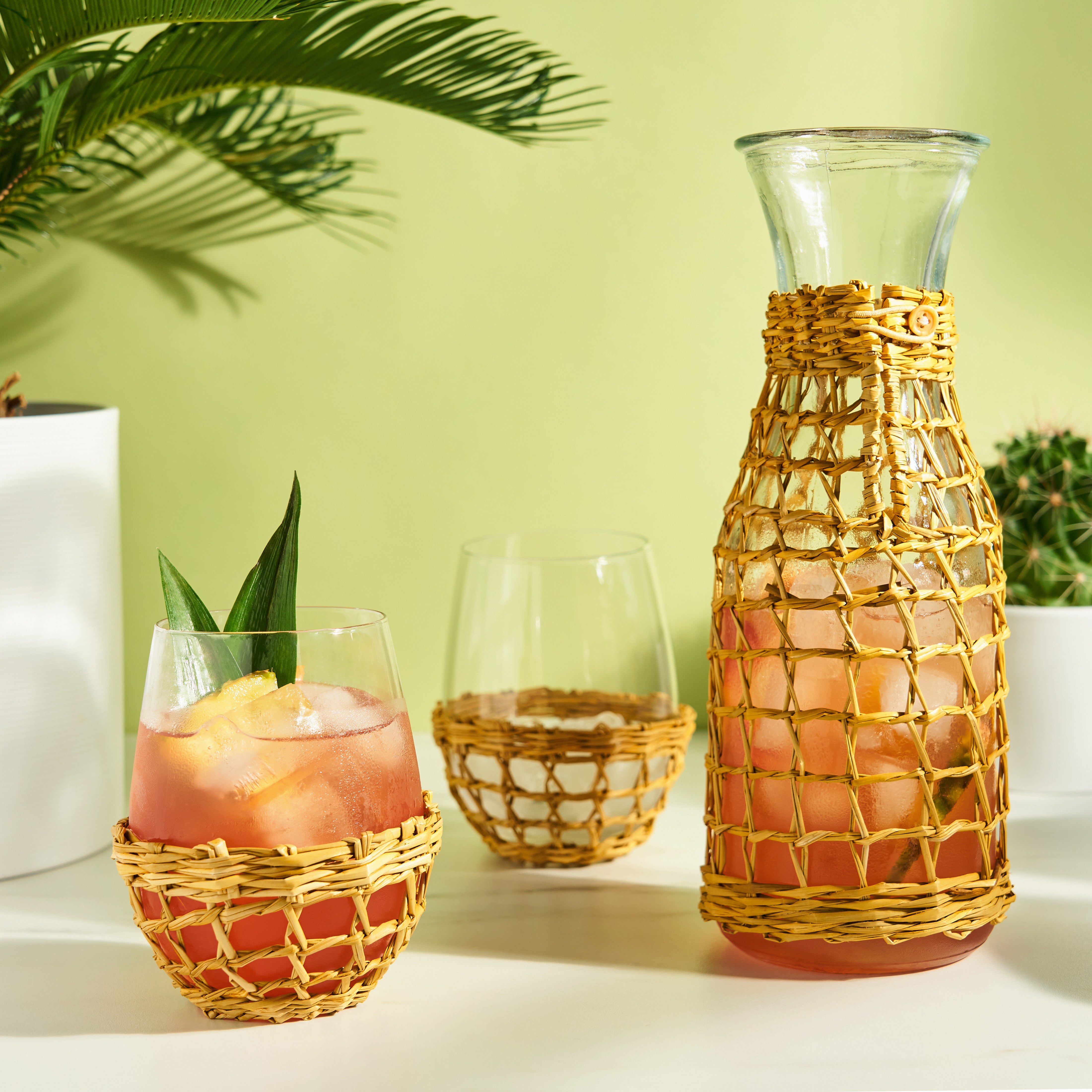 Twine Island Carafe and Wine Glasses - Thumbnail 4