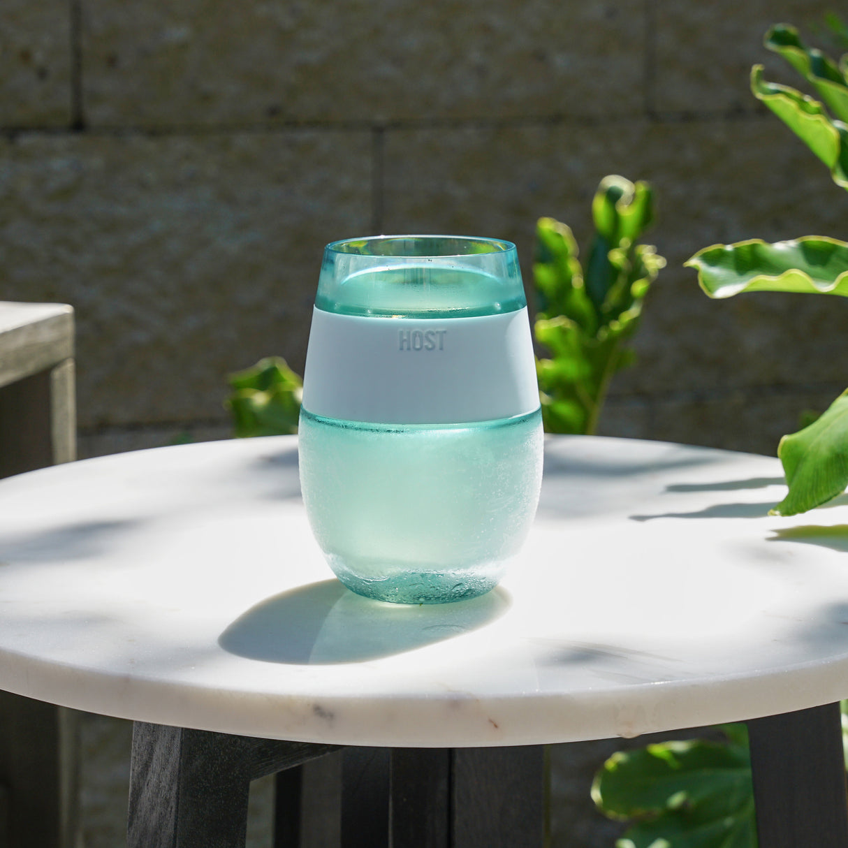 Wine FREEZE Cooling Cup in Tinted Ice