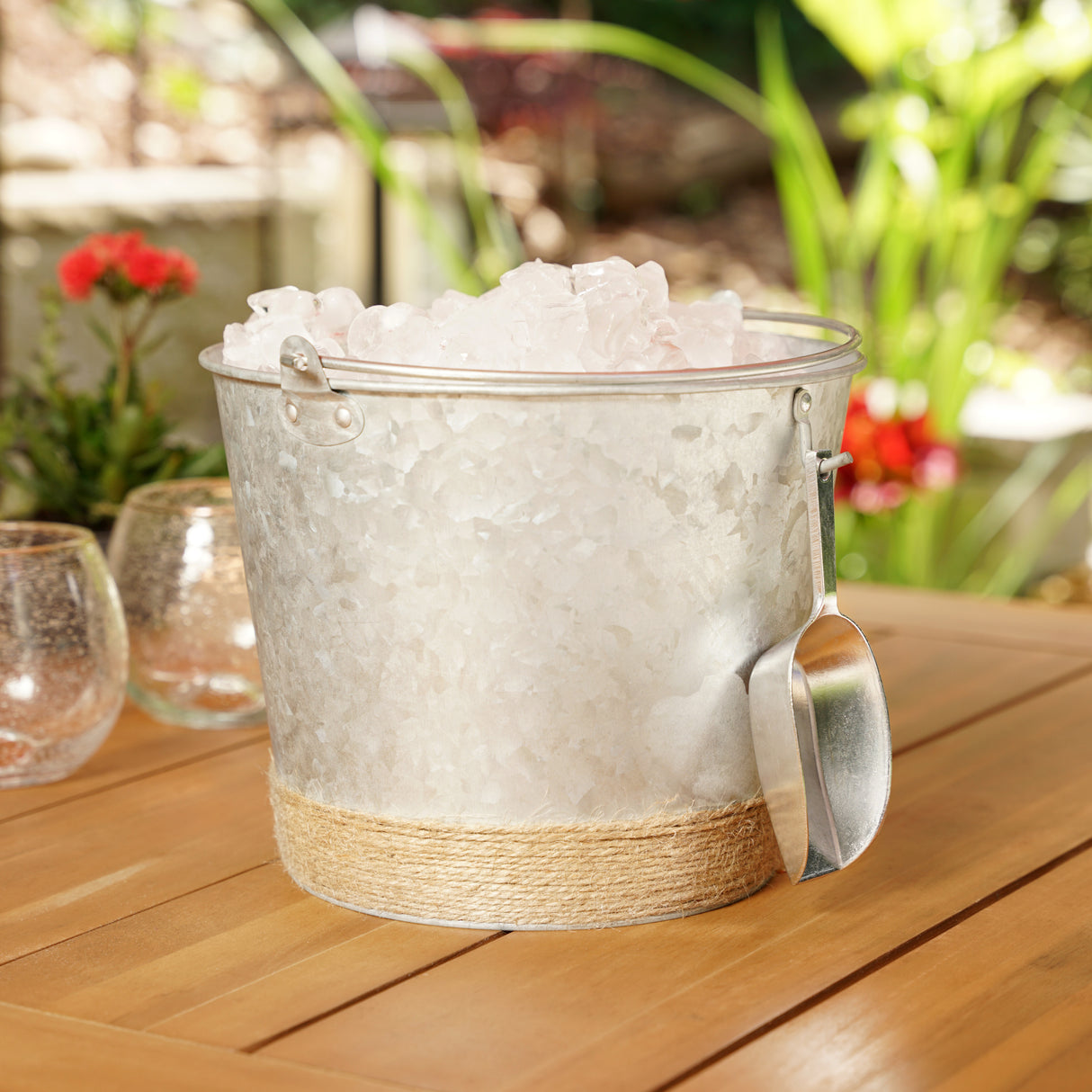 Jute Wrapped Galvanized Metal Ice Bucket with Scoop