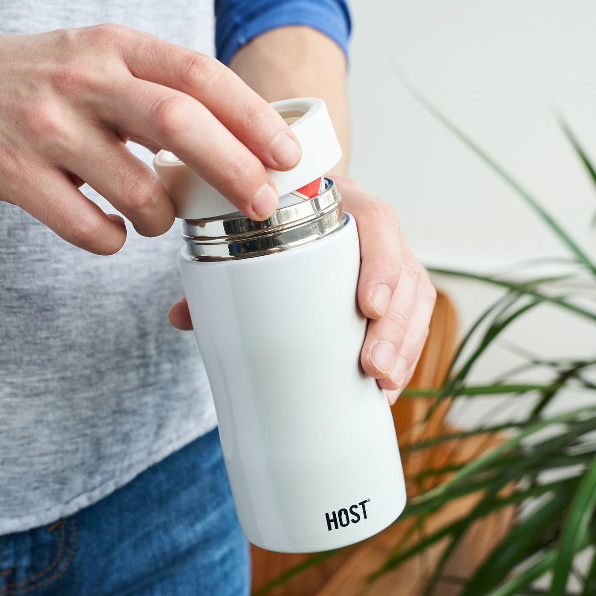 Stay-Chill Slim Can Cooler in Pearl White