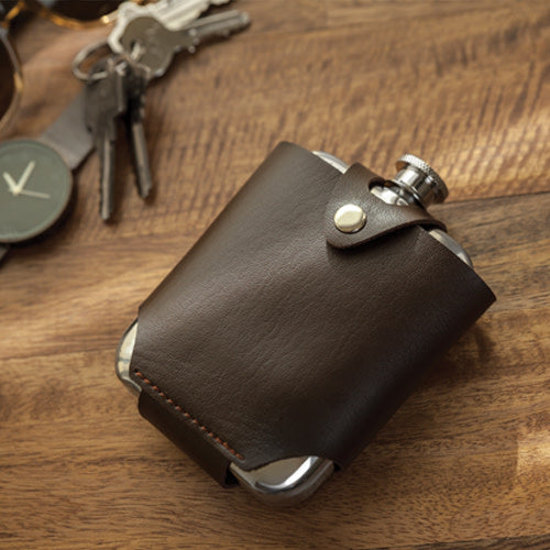 Flask and Traveling Case in Stainless Steel