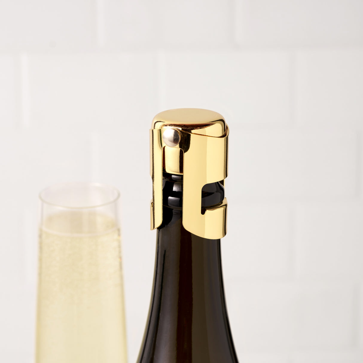 Fizz Champagne Stopper in Gold